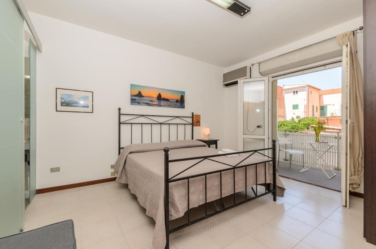 Marina D'Agro Residence Santa Teresa Di Riva Buitenkant foto