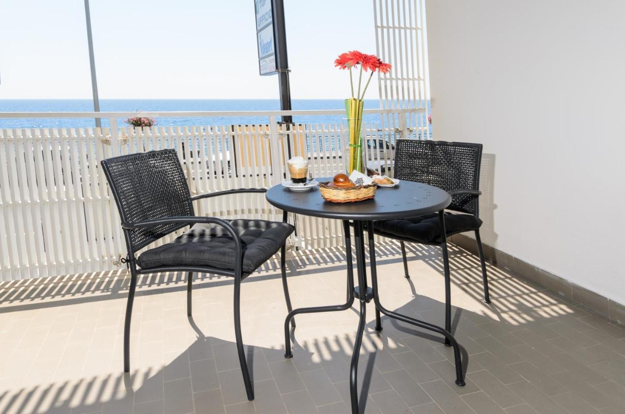 Marina D'Agro Residence Santa Teresa Di Riva Buitenkant foto