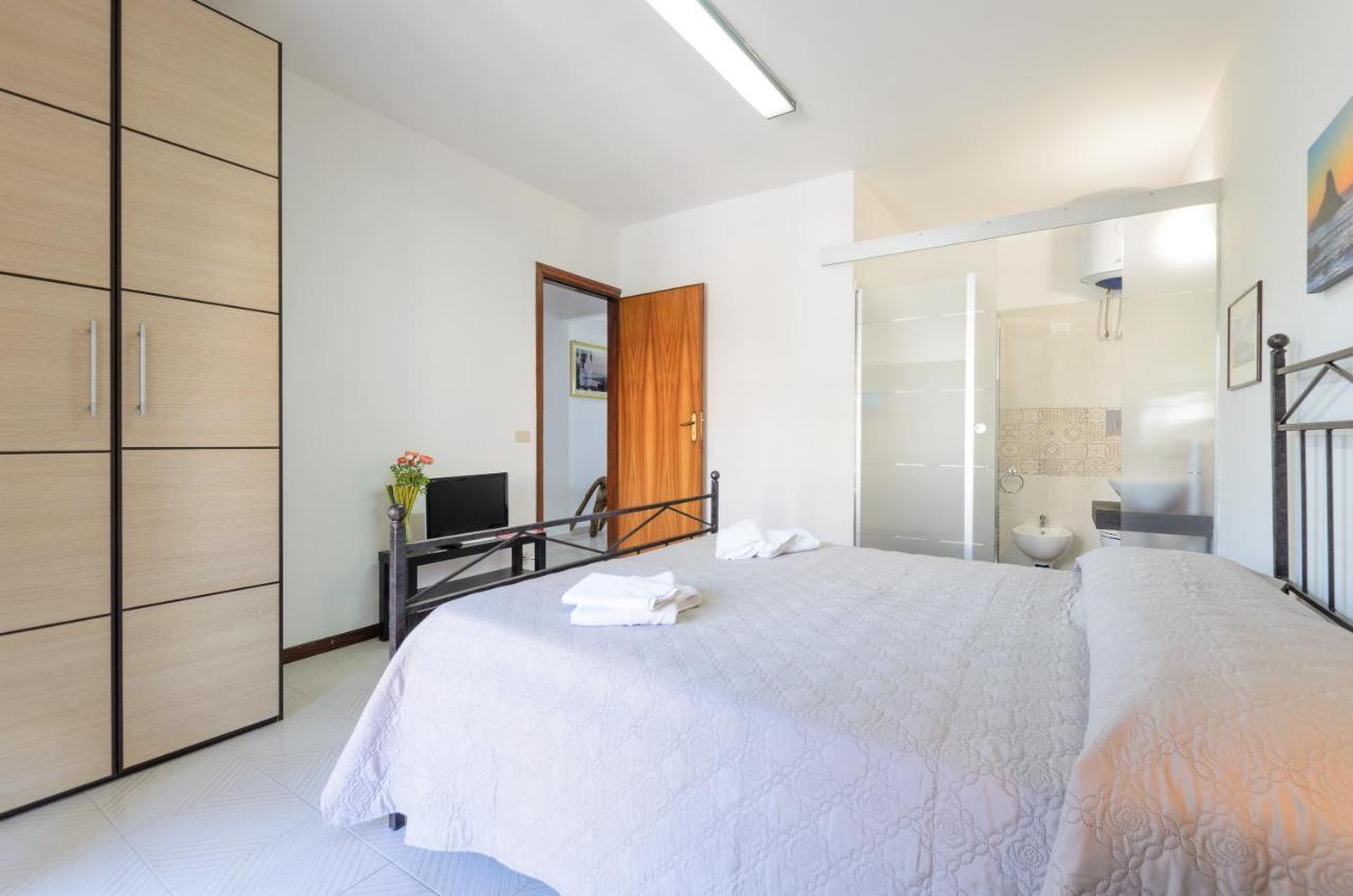 Marina D'Agro Residence Santa Teresa Di Riva Buitenkant foto