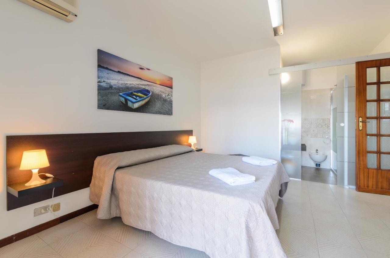 Marina D'Agro Residence Santa Teresa Di Riva Buitenkant foto