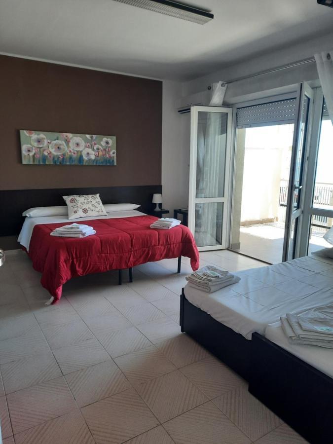 Marina D'Agro Residence Santa Teresa Di Riva Buitenkant foto
