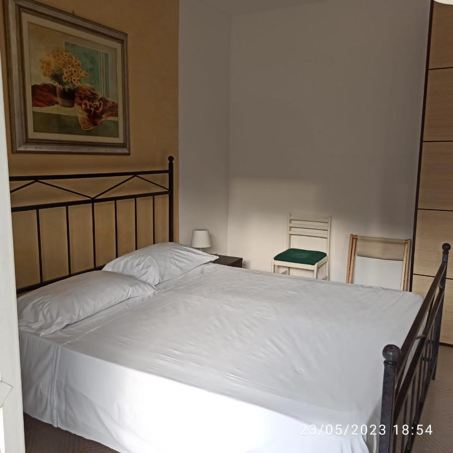 Marina D'Agro Residence Santa Teresa Di Riva Buitenkant foto